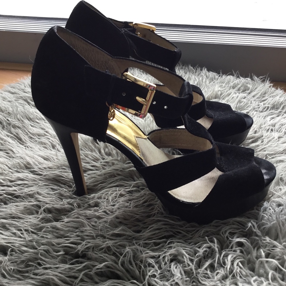 SALE💥 Michael Kors Shoes - Picture 2 of 7